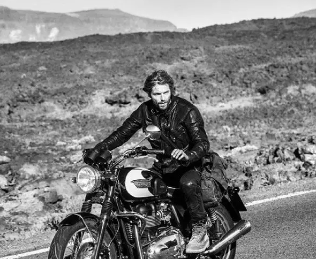 如果非要介绍一个跟Barbour差不多的牌子 我只会想到「Belstaff」