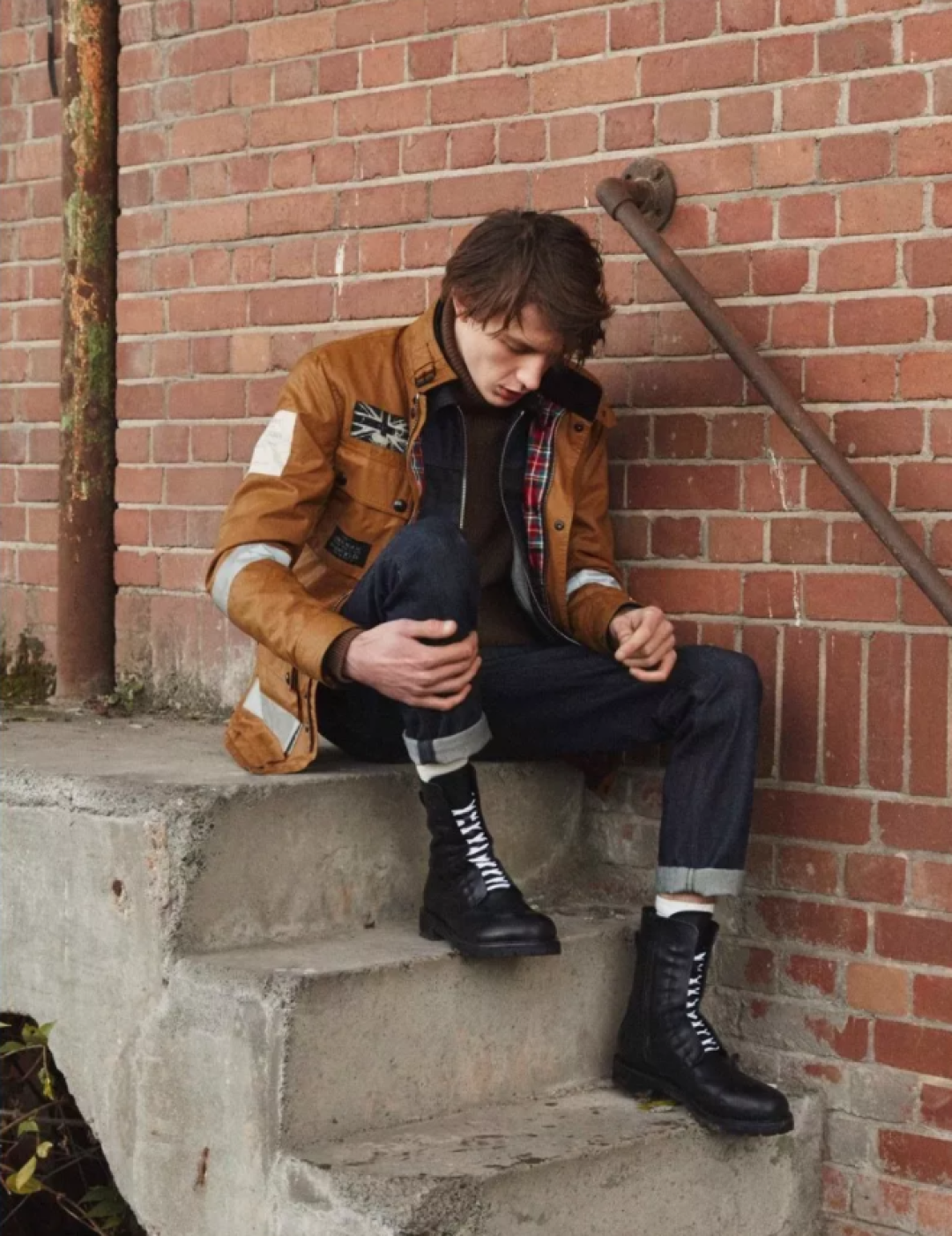 如果非要介绍一个跟Barbour差不多的牌子 我只会想到「Belstaff」