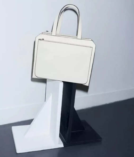 纵使你有一柜子的爱马仕、Chanel、LV 你也还会想要一只它!