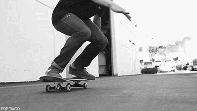 就我个人的意见来看,我觉得女孩子可以选长板或者小鱼板,长板可以用来