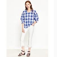 URBAN REVIVO WH23R2CN2000 女士格纹V领衬衫