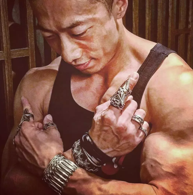 有句话是这样讲的,「北有克罗心,南有cody sanderson」,就这一颗星星