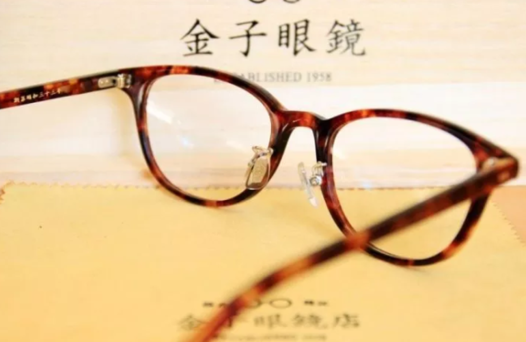 「日本手作眼镜」,就是匠人精神的最好代表