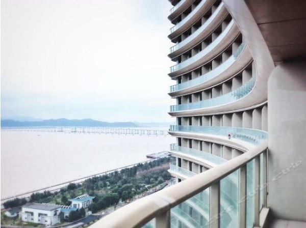 无敌地段！住五星希尔顿海景房，与普陀山隔海相望，享山海一色美景