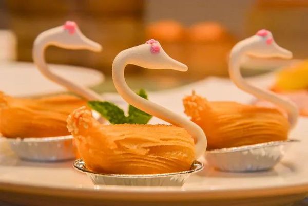 吃货季：30年粤厨出品！点评全5星！一桌40道港式料理随你点！