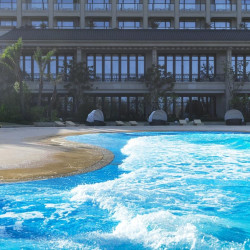 酒店可直通海滩！住海景房享无敌海景，去舟山听海祈福吃海鲜！