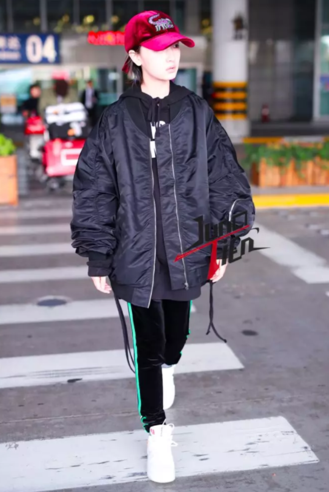 你的小白鞋该换了，今年流行的是这9款