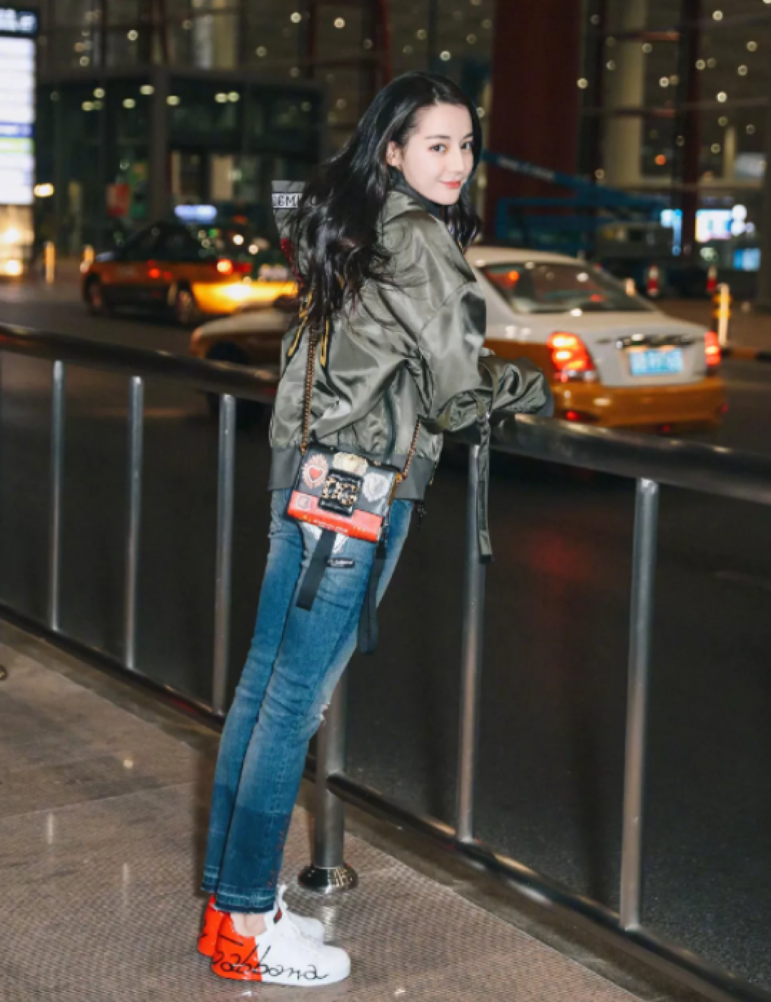你的小白鞋该换了，今年流行的是这9款