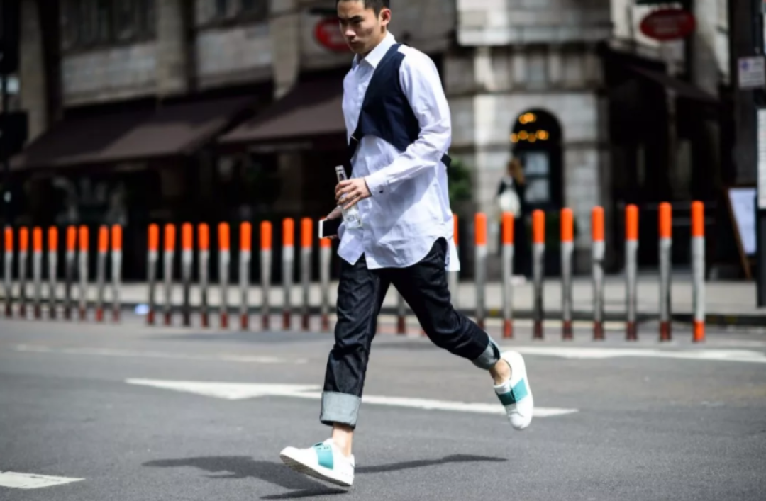 除了 Nike、adidas,这些品牌的鞋子或许跟你的九分裤更搭调