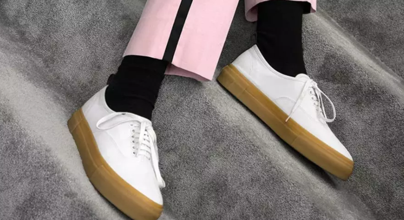 除了 Nike、adidas,这些品牌的鞋子或许跟你的九分裤更搭调