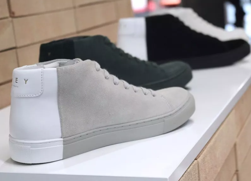 除了 Nike、adidas,这些品牌的鞋子或许跟你的九分裤更搭调