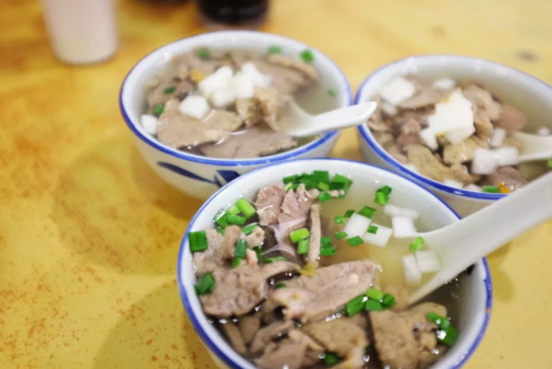 在广州，有哪些本地人私藏起来解馋的小吃店？