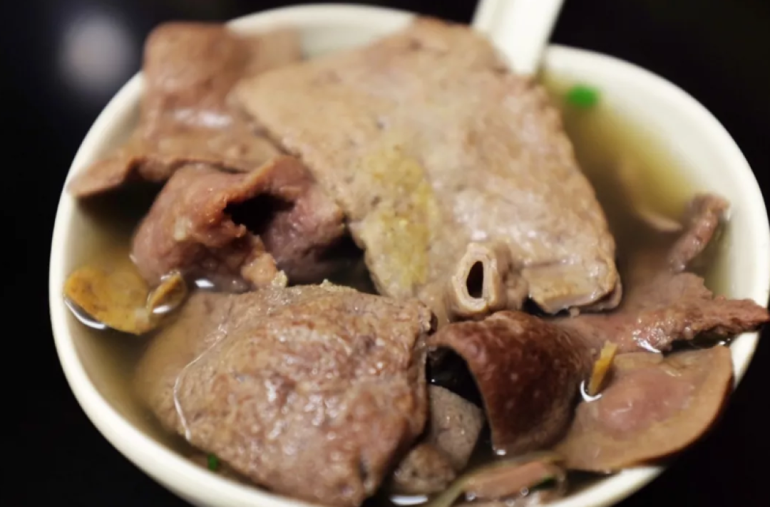 在广州，有哪些本地人私藏起来解馋的小吃店？