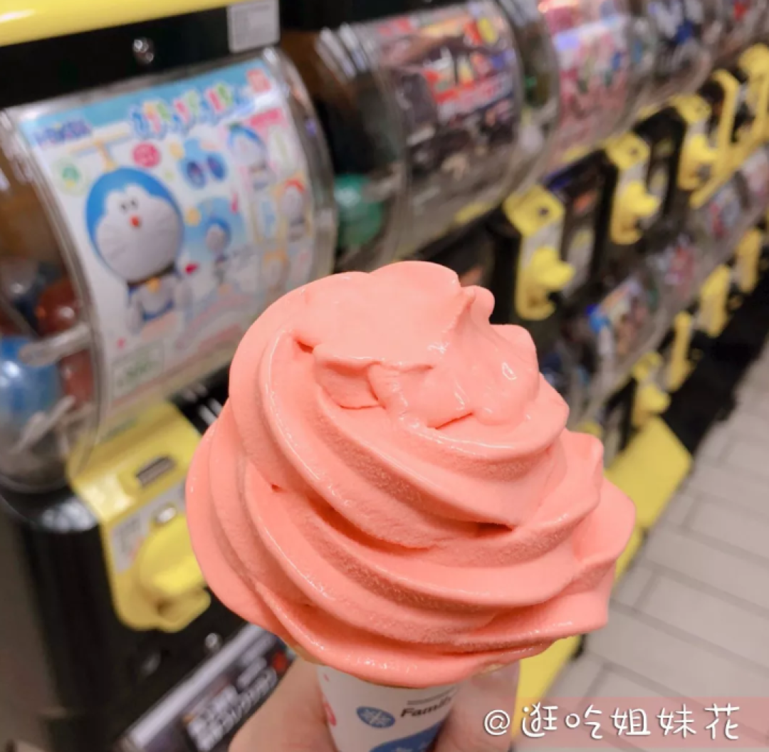 椰子灰椰子冻…点赞200w+的全家网红零食凭什么能火?