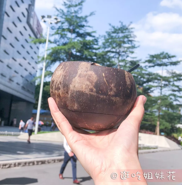 椰子灰椰子冻…点赞200w+的全家网红零食凭什么能火?