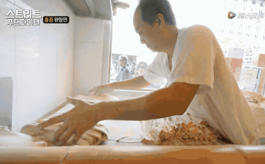 想和你细味这碗传统小食 粤味or港味云吞面哪一款最合你心水?