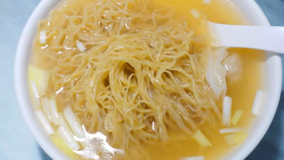 想和你细味这碗传统小食 粤味or港味云吞面哪一款最合你心水?