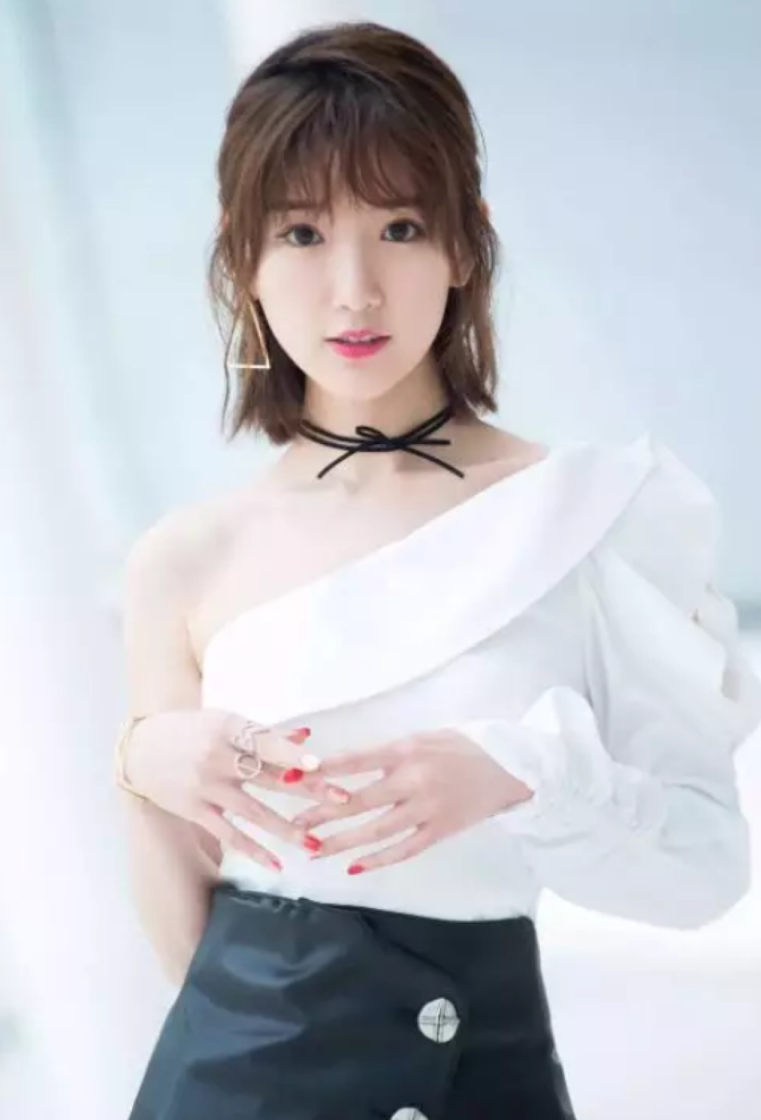 露肩装挑不好，当心性感变壮实！不同肩型种草款推荐