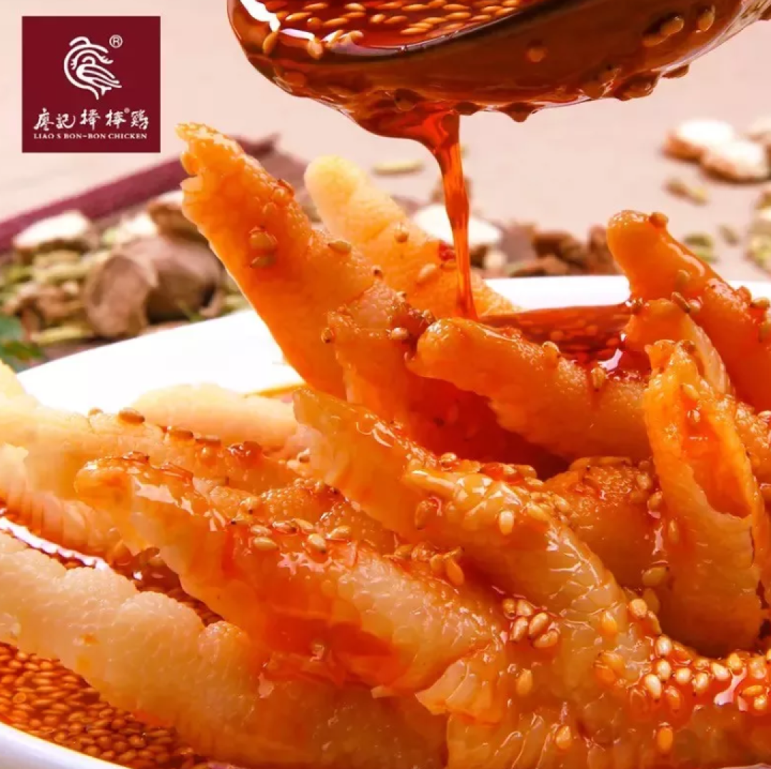 成年人的放纵,都体现在办公室吃零食这件事上了