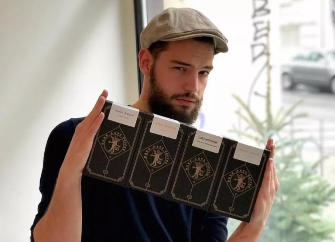 玩机车的人都太花哨？这群机车型男可在认真做CAFE！