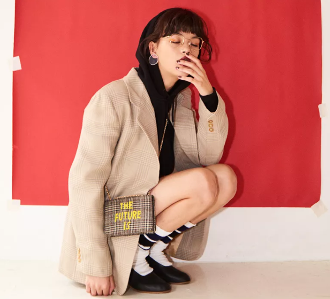20岁左右的女生应该背什么包包？某宝最好看的款式全找好了