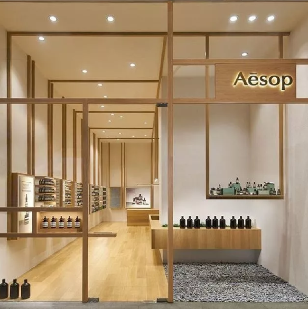 这家店的创始人叫板苹果的统一设计,100多家门店不重样,成为了世界城市的地标!