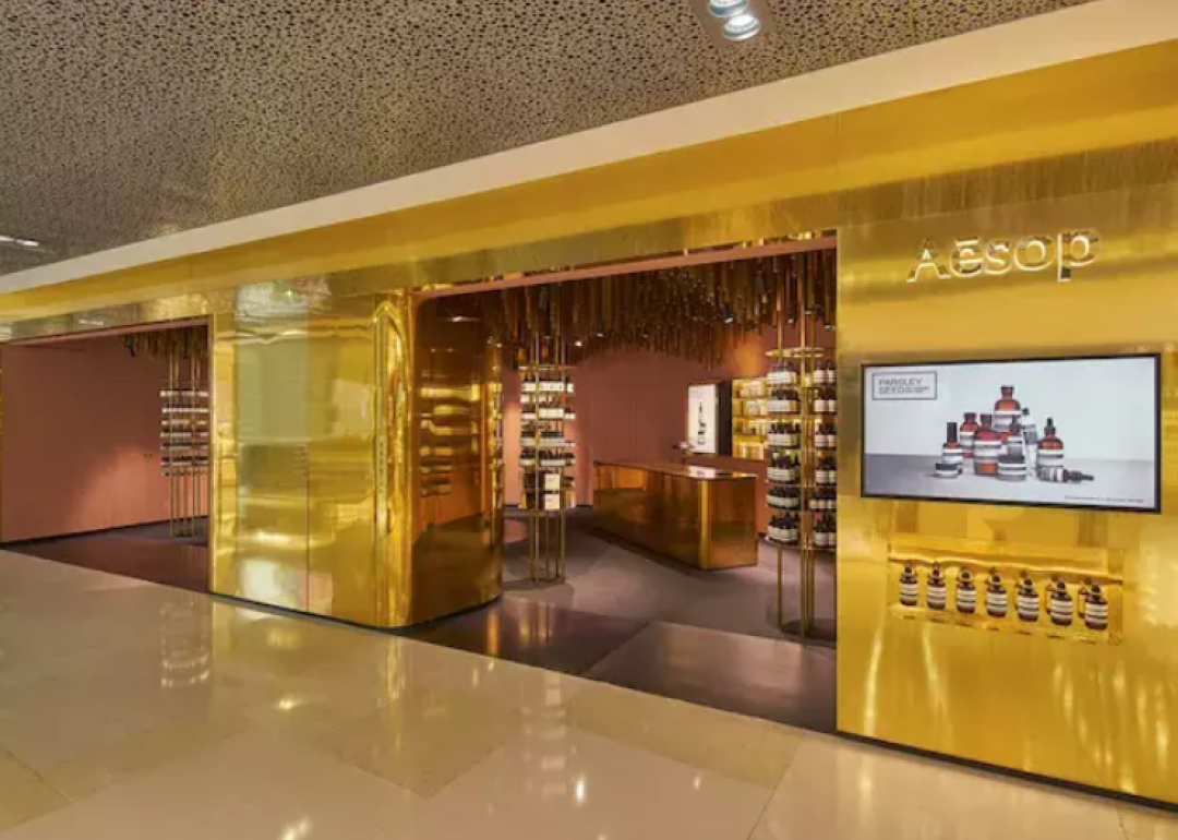 这家店的创始人叫板苹果的统一设计,100多家门店不重样,成为了世界城市的地标!