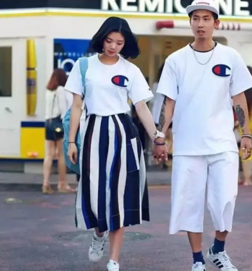 如何在夏季轻松如林允般的少女感~减龄10岁的T恤了解一下