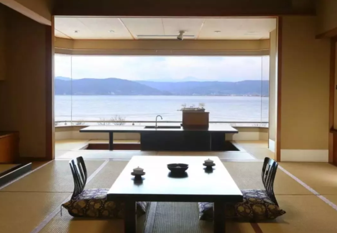 最佳避暑方式 | 绝色湖景酒店6选