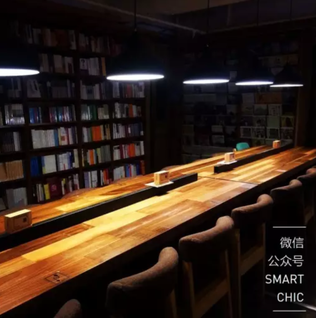 午夜12点,我在书店吃了一盘饺子丨逃离连锁店计划