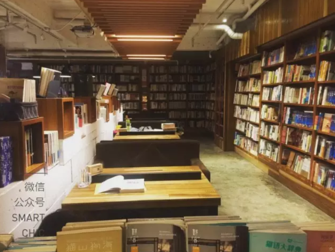 午夜12点,我在书店吃了一盘饺子丨逃离连锁店计划