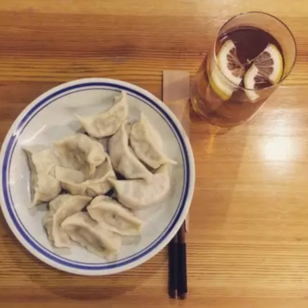 午夜12点,我在书店吃了一盘饺子丨逃离连锁店计划