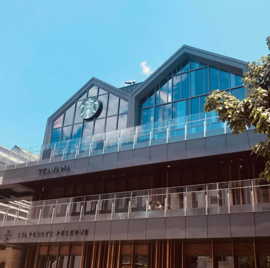 张大妈探店 | 星巴克全国最大旗舰店今日亮相北京，店里最大的亮点竟然不是咖啡！