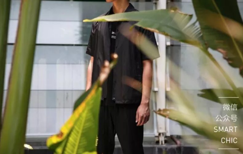 爱穿运动风的你,也许没想过这样穿