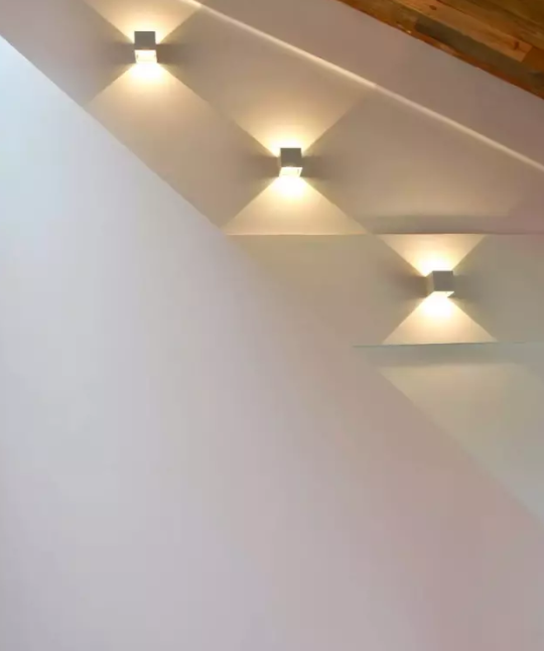 用好白墙油画老木头,50m²二手房也能像欧洲博物馆一样