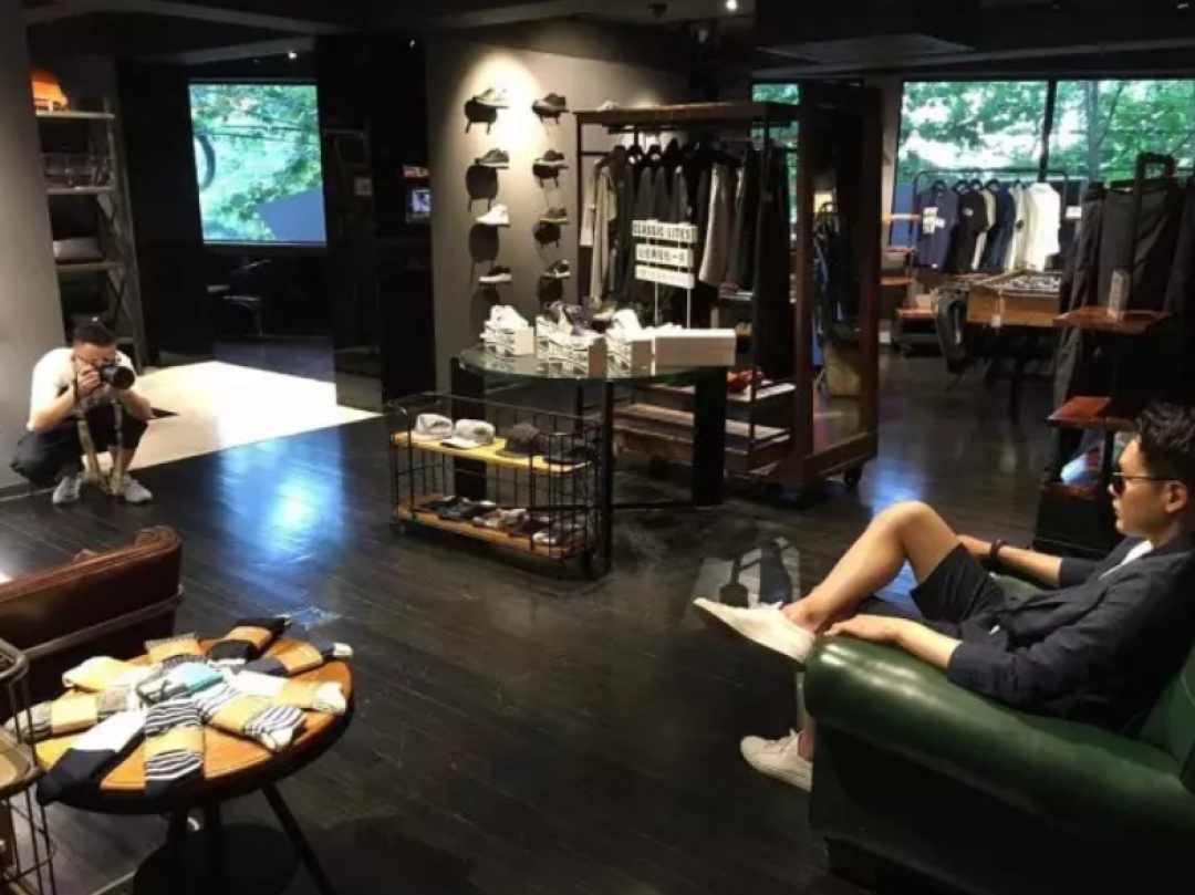 别网购了，花一天到实体店逛逛丨逃离连锁店计划