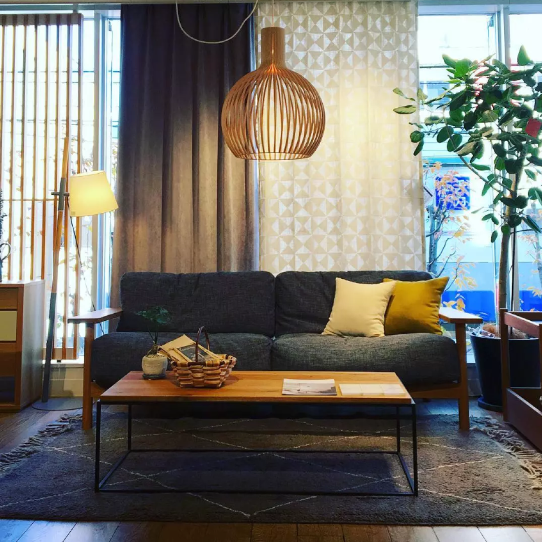 卖家具，卖服饰，还卖日用杂货，这个彩色版“MUJI”店好看起来，就没宜家什么事儿