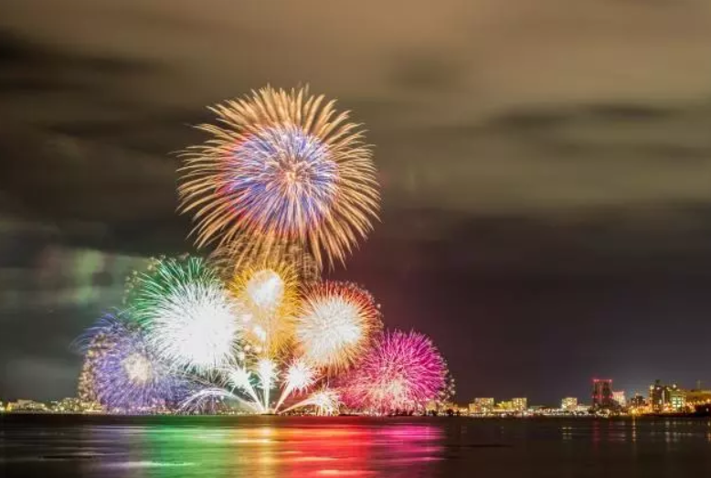 一年一次的浪漫之约 今夏最值得一看的10场花火大会！