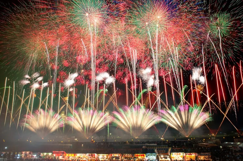 一年一次的浪漫之约 今夏最值得一看的10场花火大会!