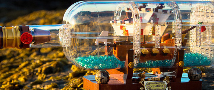  小小船徜徉在桌上大海几艘乐高迷你小船推荐