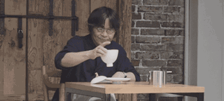 在香港端了15年盘子的他，在厕所边上开了个酒店，却成了成都人人打卡的网红地