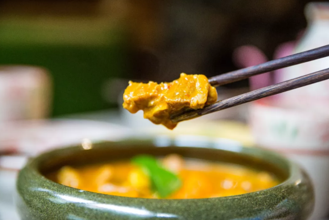 没到饭点儿就排长龙？这家“热啊”餐厅能让你一次性尝遍东南亚各国美食