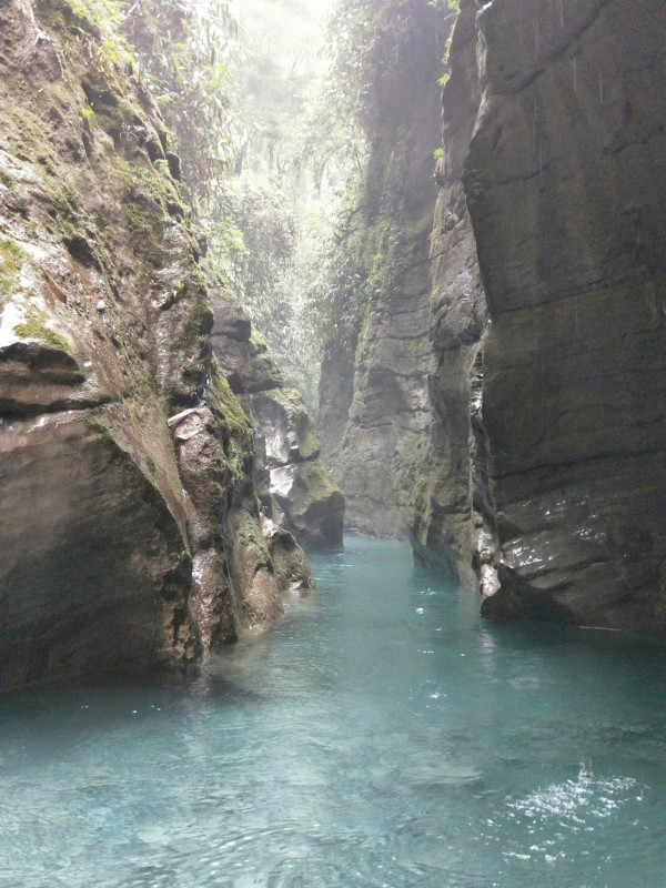 好吃又好玩还是避暑圣地-恩施屏山躲避峡