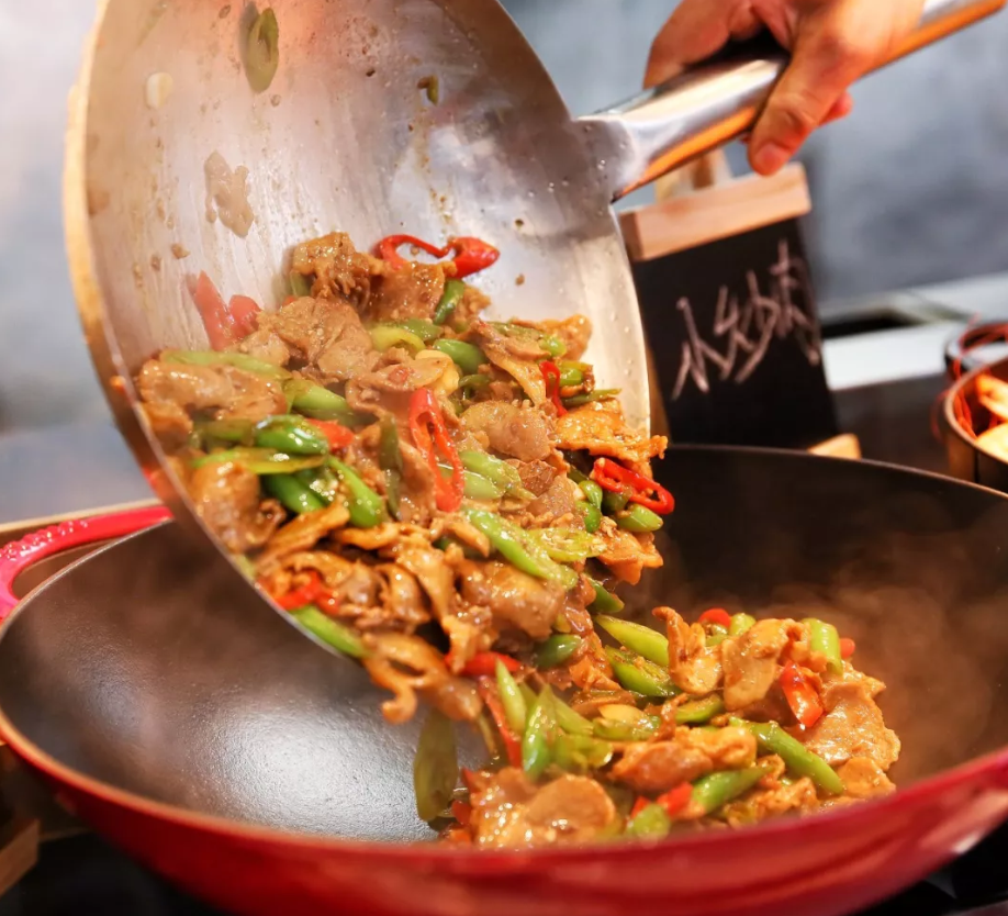 大望路新开自选食堂,均价3.98元,自选菜品称重结账像回到了大学食堂!