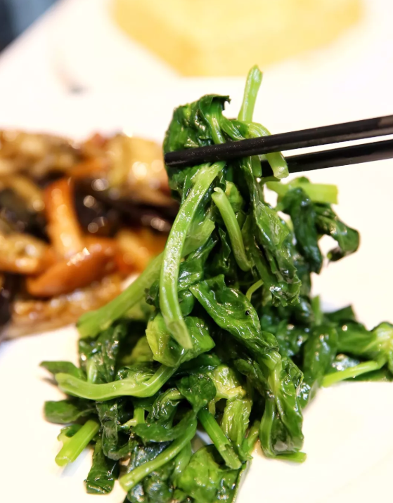 大望路新开自选食堂,均价3.98元,自选菜品称重结账像回到了大学食堂!