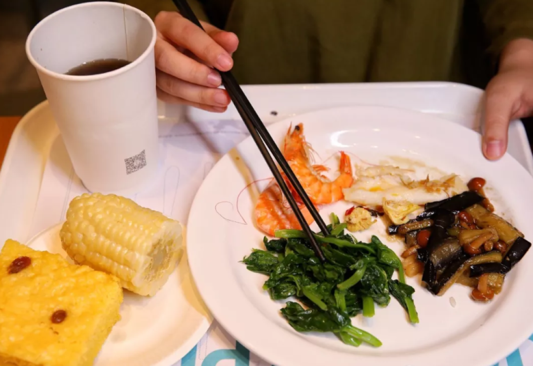 大望路新开自选食堂,均价3.98元,自选菜品称重结账像回到了大学食堂!
