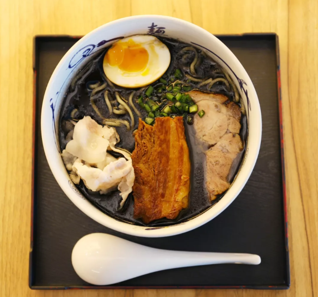 打败日本十万家拉面店,这家重磅网红级日式拉面,王者荣耀玩的好才能吃!