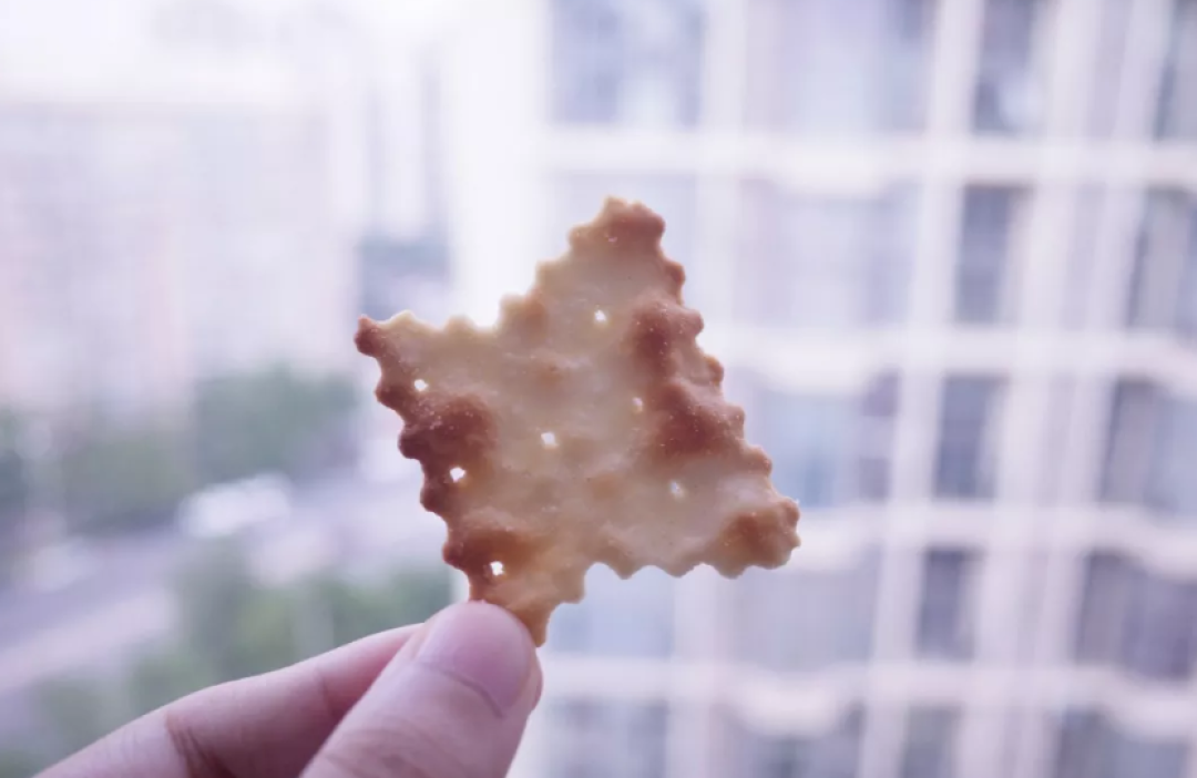 吃完这些「咔嚓」零食,我就去燃烧我的卡路里
