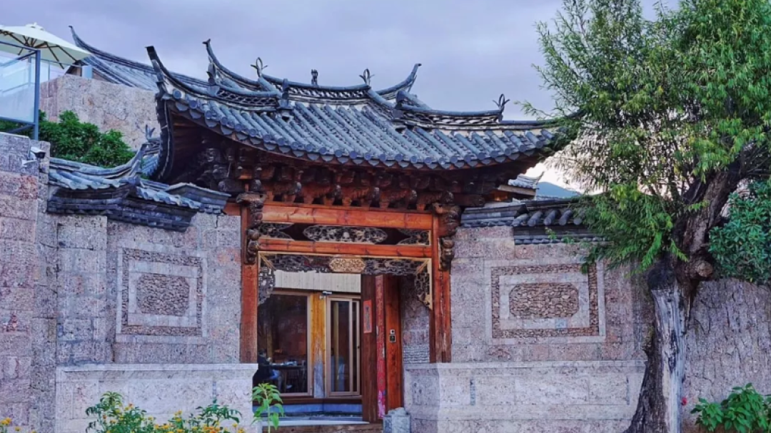 远离人群,住在雪山下的原始村庄,这才是真正的丽江!