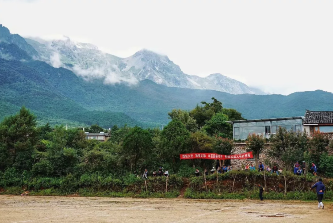 远离人群,住在雪山下的原始村庄,这才是真正的丽江!
